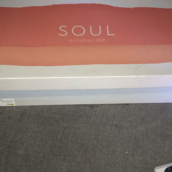 Soul naturalizer knee high beige boots size 10 worn once - Picture 4 of 4